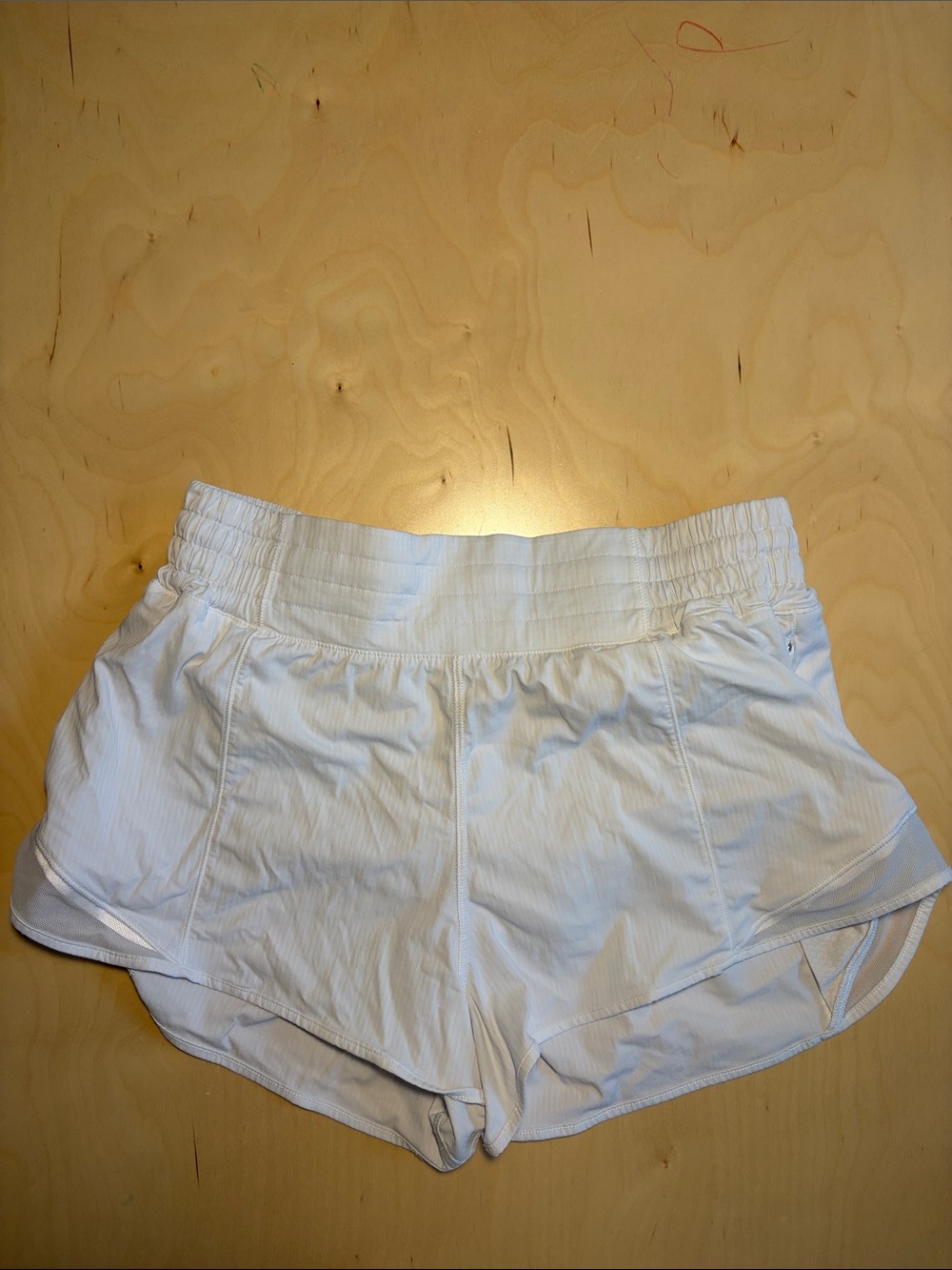 Lululemon Hotty Hot high-rise shorts 4” - size 8
